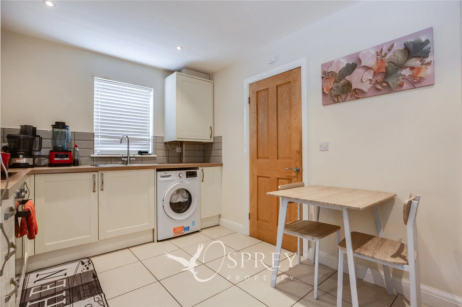 Flat Redworth Court in Leeds