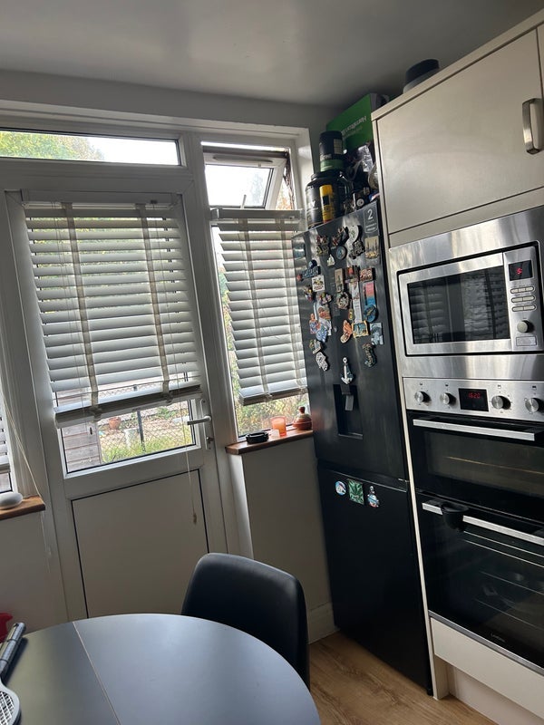 Room Windermere Avenue in Greater London