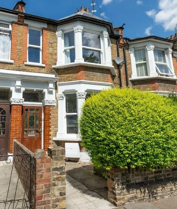 House Barrett Road in Greater London