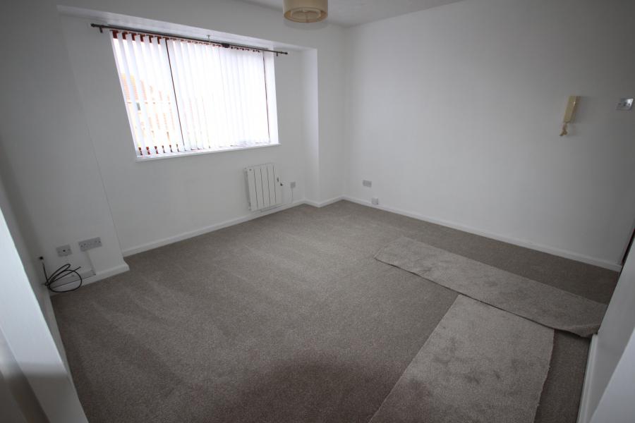 Flat Birkdale Avenue in East Staffordshire