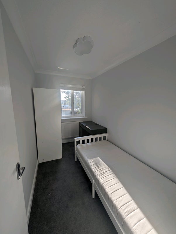 Room Lily Close in Chelmsford
