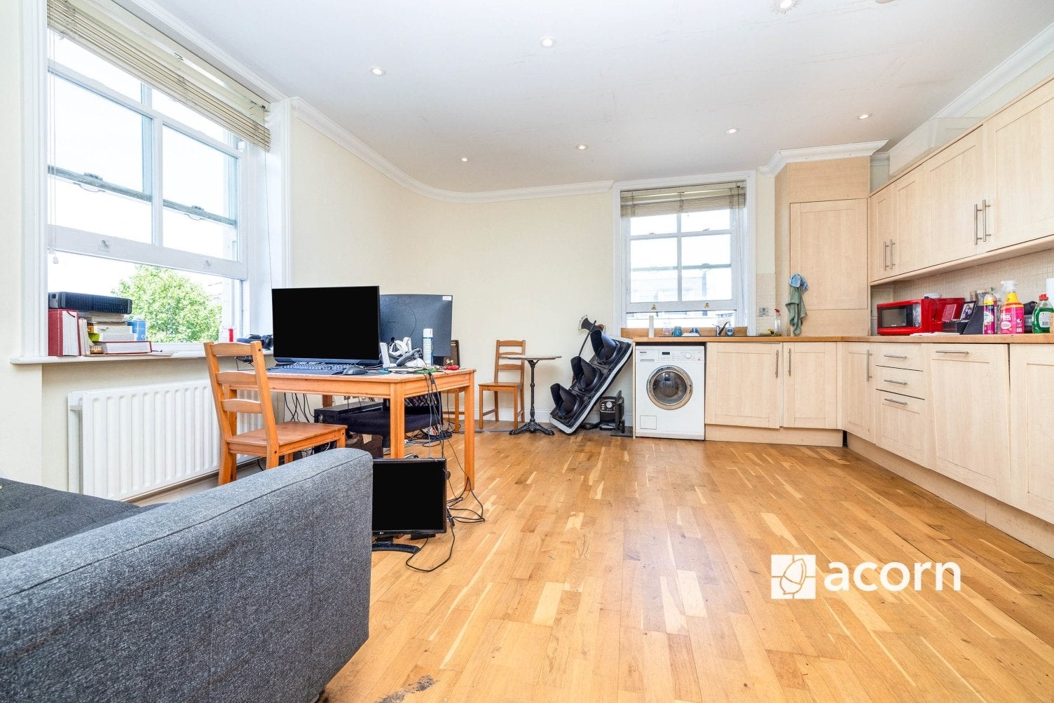 Flat Shakespeare Road in Greater London