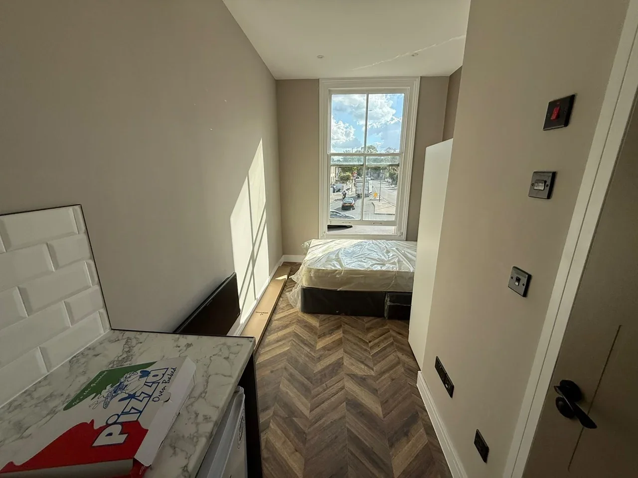 Flat Goldhawk Road in Greater London