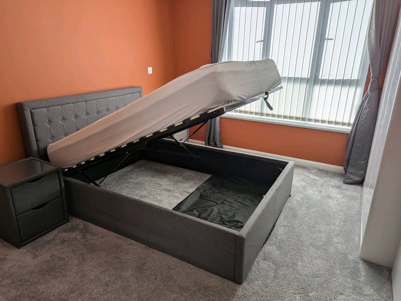 Room Woodborough Road in Nottingham