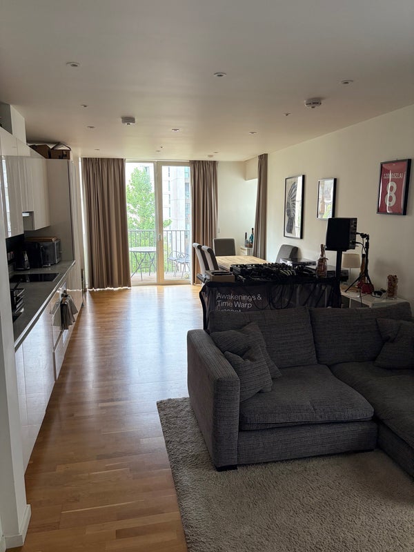Room Napa Close in Greater London