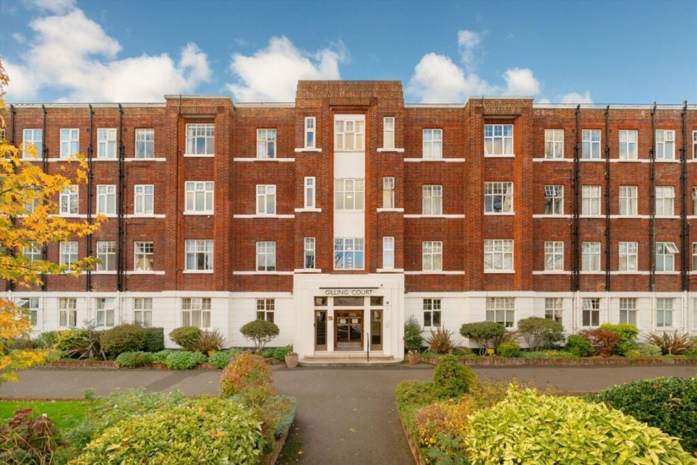 Flat Belsize Grove in Greater London