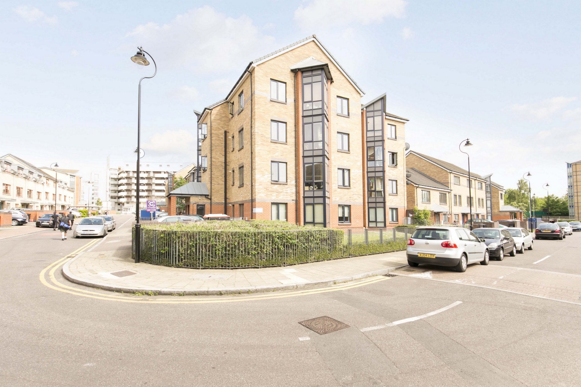 Flat Monteagle Way in Greater London