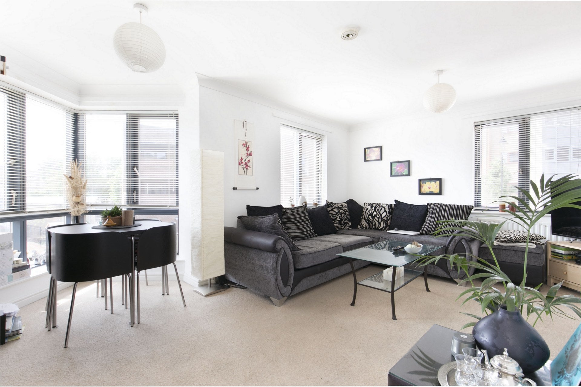 Flat Monteagle Way in Greater London
