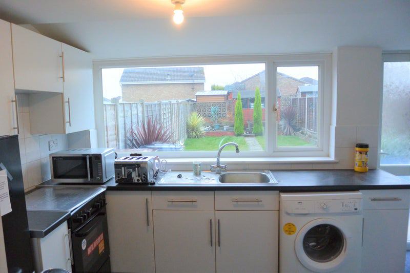 Room Haunchwood Road in Nuneaton and Bedworth