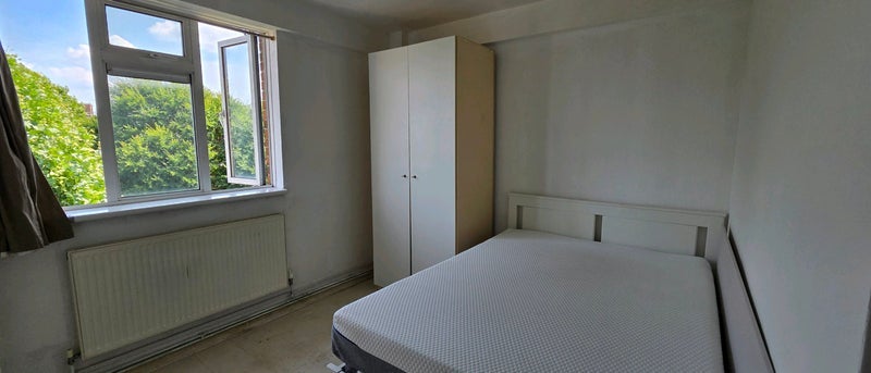 Room Lindley Street in Greater London