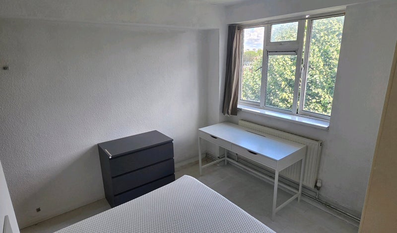 Room Lindley Street in Greater London
