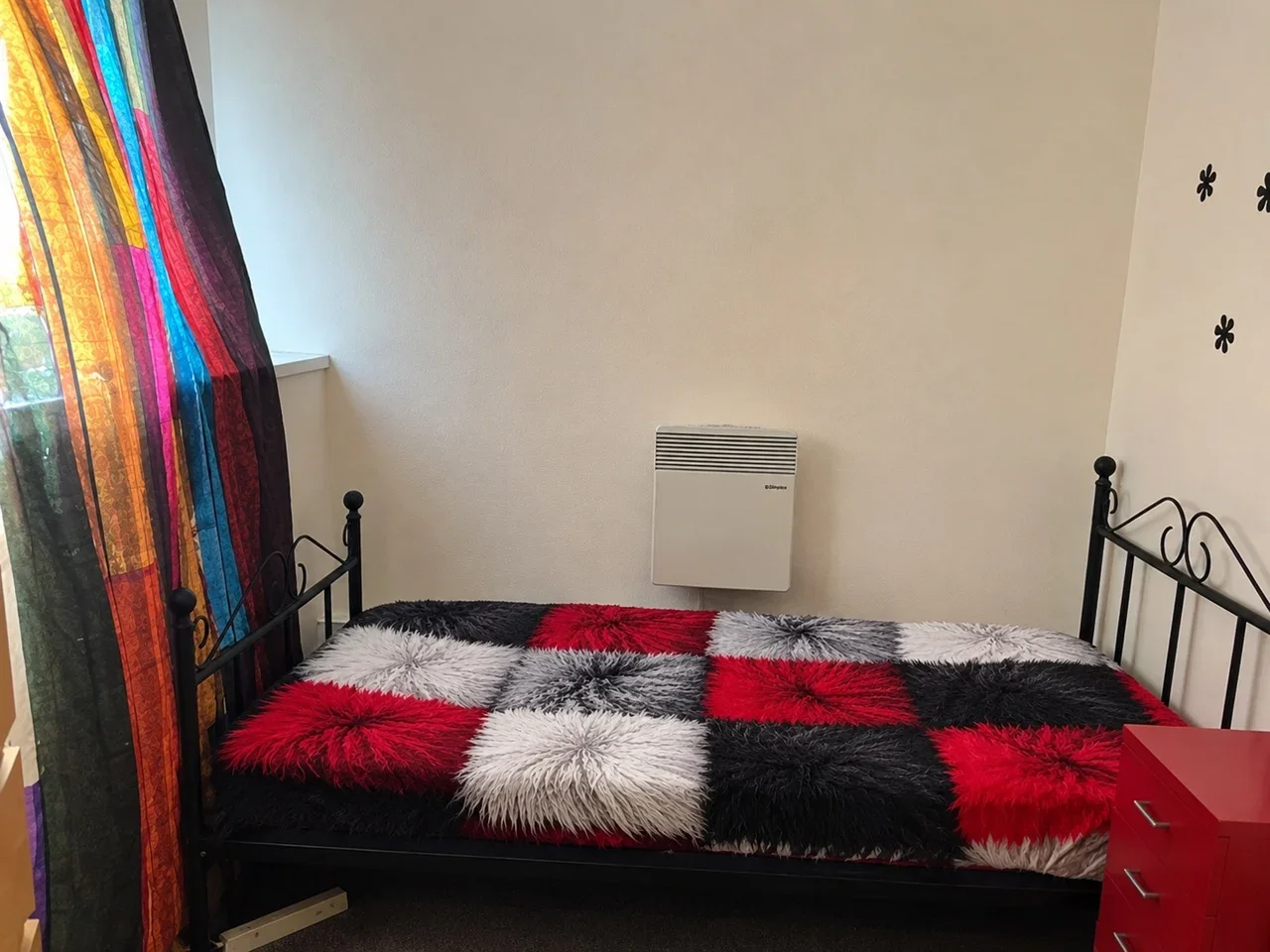 Room Norman Crescent in Greater London