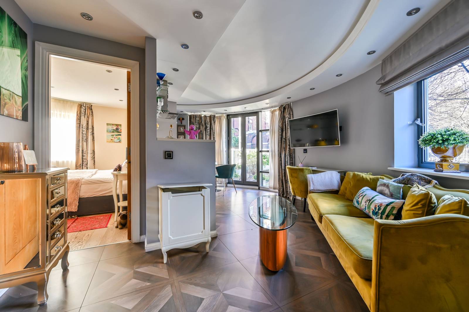 Flat Montaigne Close in London