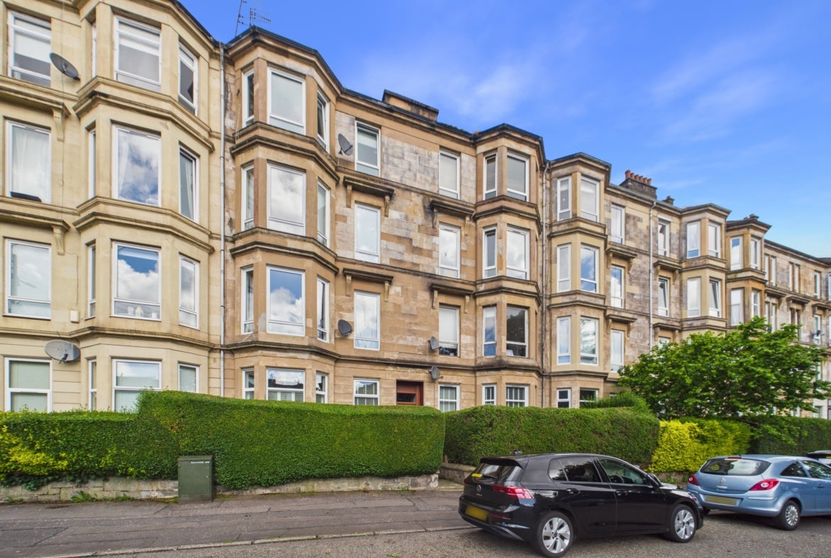 Flat Onslow Drive in Glasgow