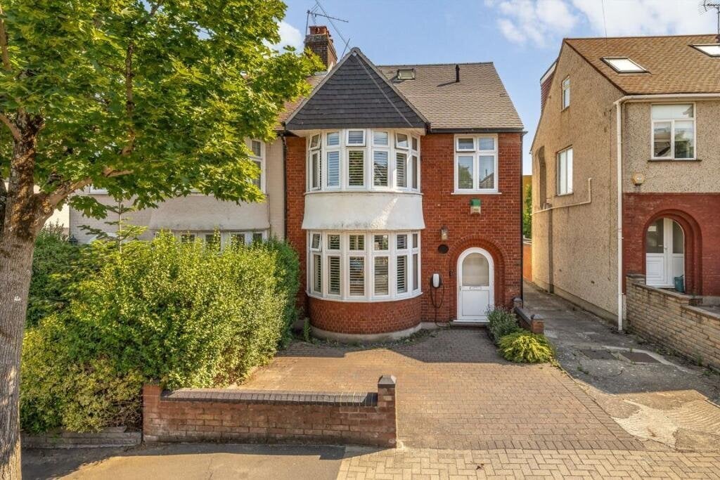 House Vincent Gardens in Greater London
