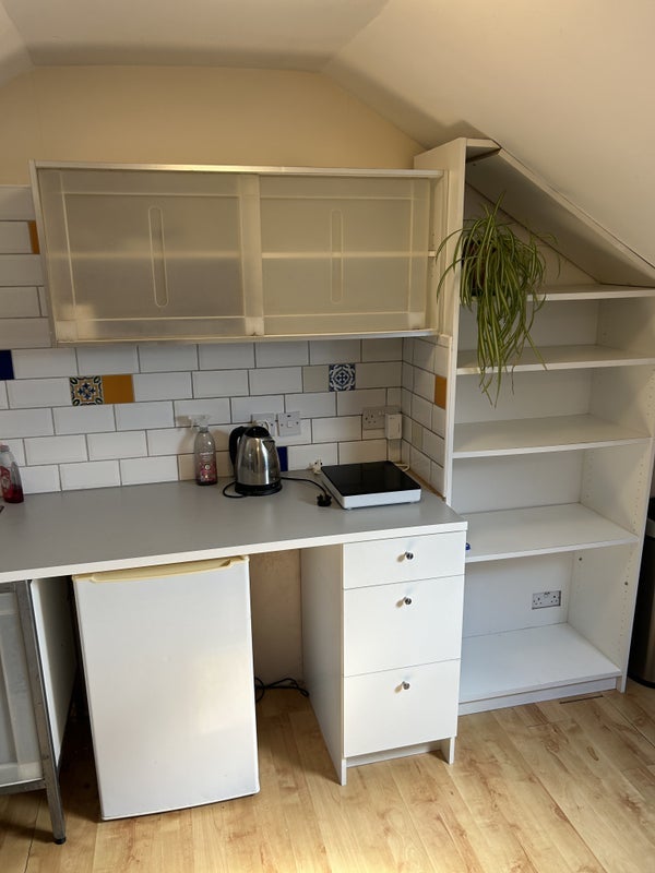 Room Lessing Street in Greater London