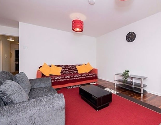 Room Arneil Drive in City of Edinburgh