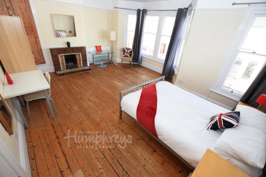 Room Birchfield Road in Northampton
