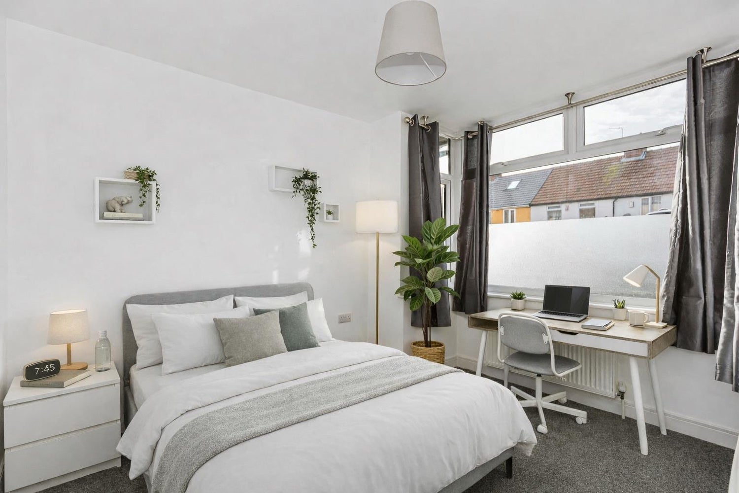 Room Eighth Avenue in Bristol