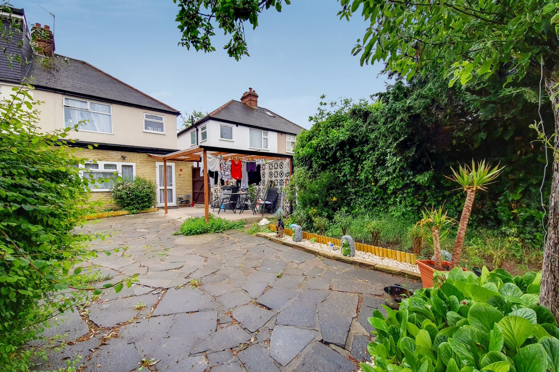 House Worton Way in Greater London