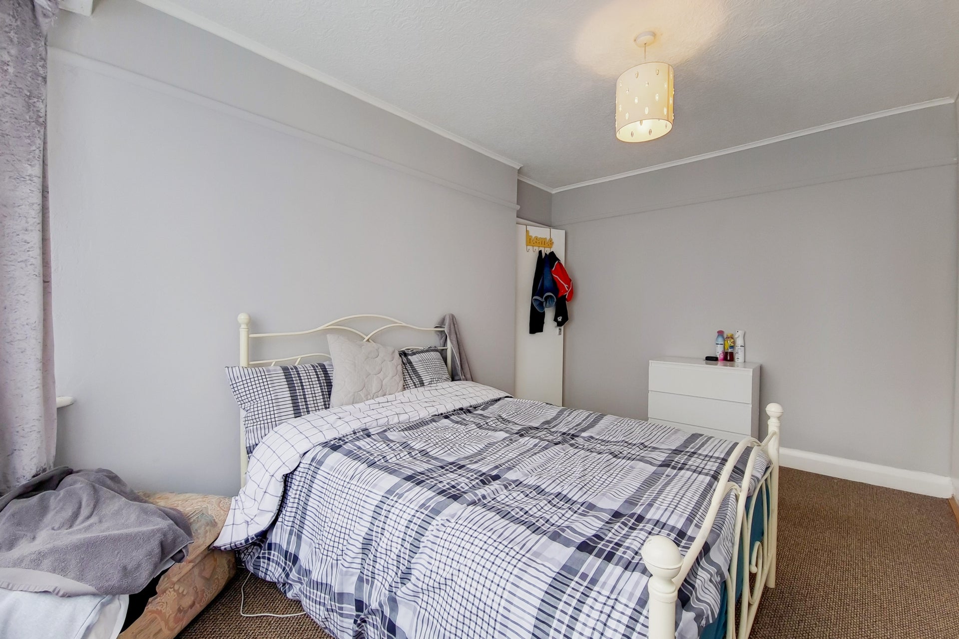 House Worton Way in Greater London