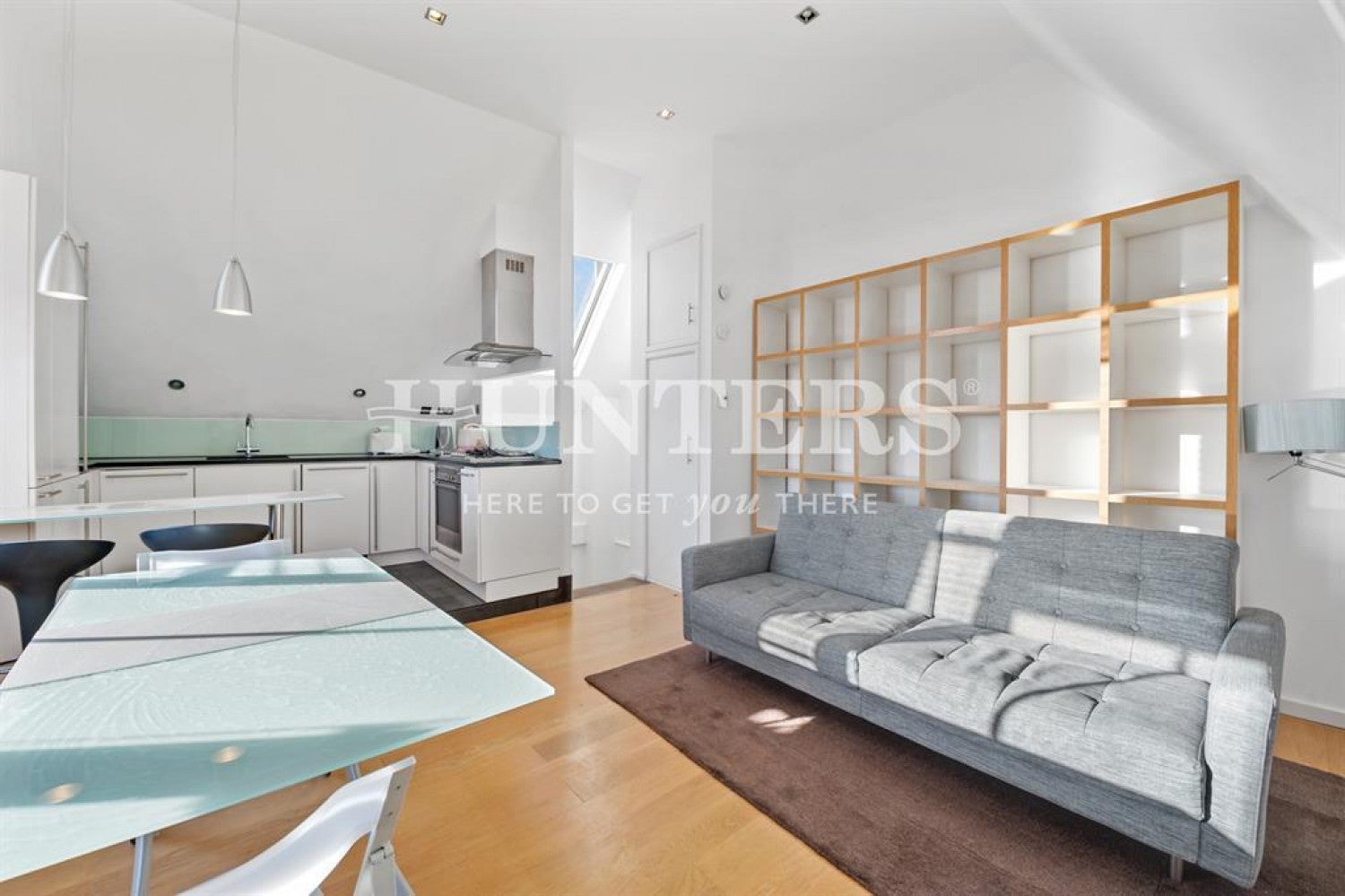 Flat Canfield Gardens in Greater London