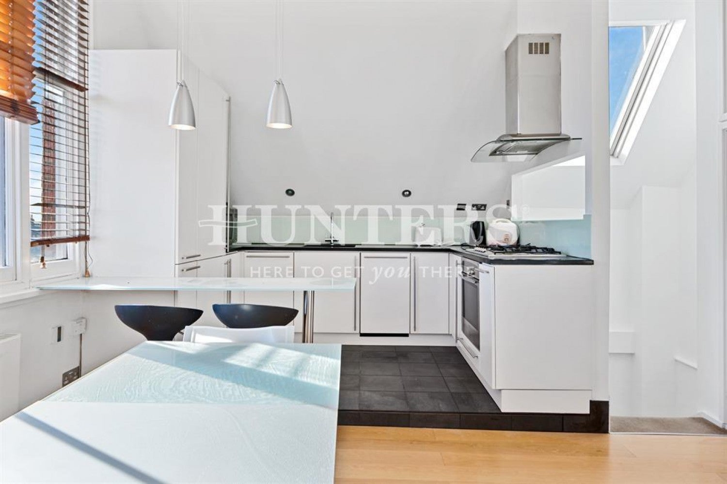 Flat Canfield Gardens in Greater London
