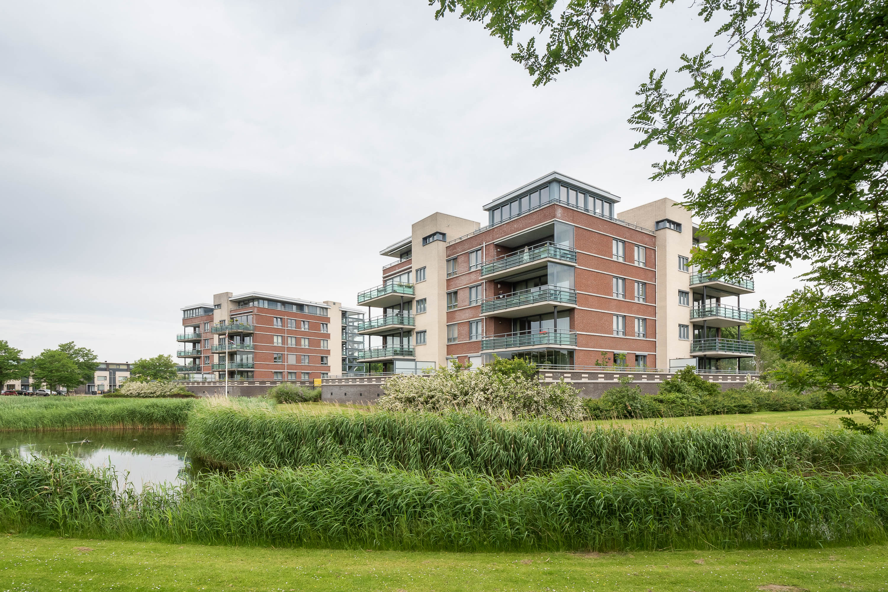 Appartement te koop: Sluisleede 2, Barendrecht