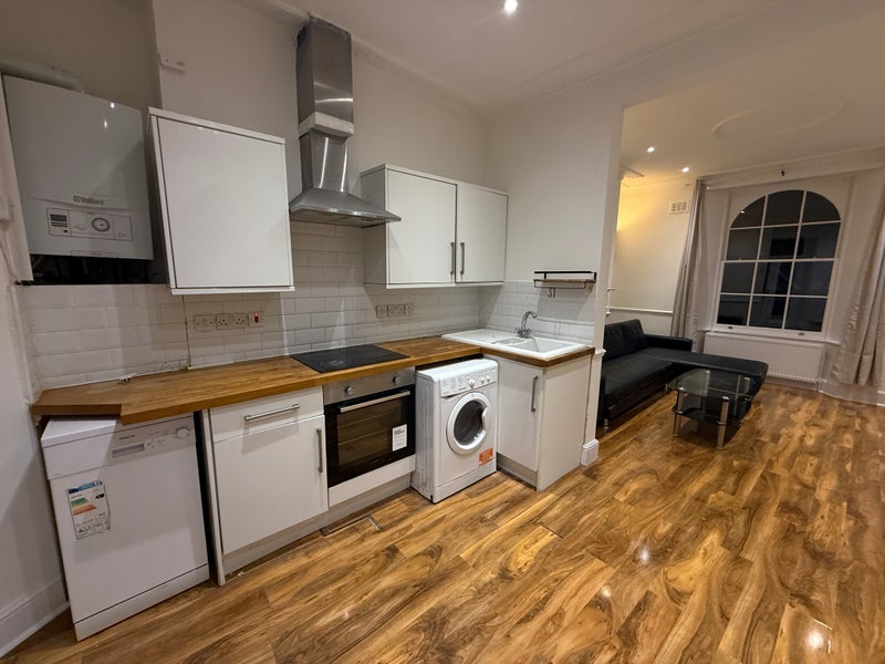 Flat Camberwell New Road in Greater London