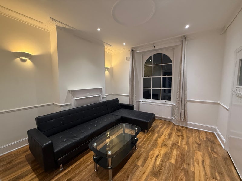 Flat Camberwell New Road in Greater London
