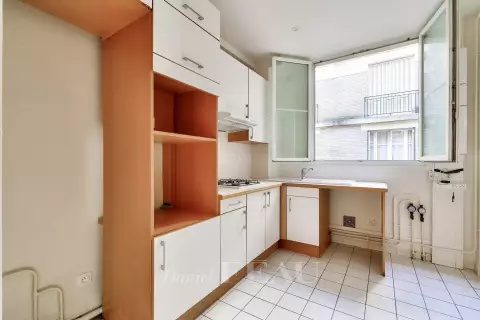 Flat Boulevard Exelmans in Paris