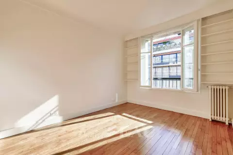 Flat Boulevard Exelmans in Paris