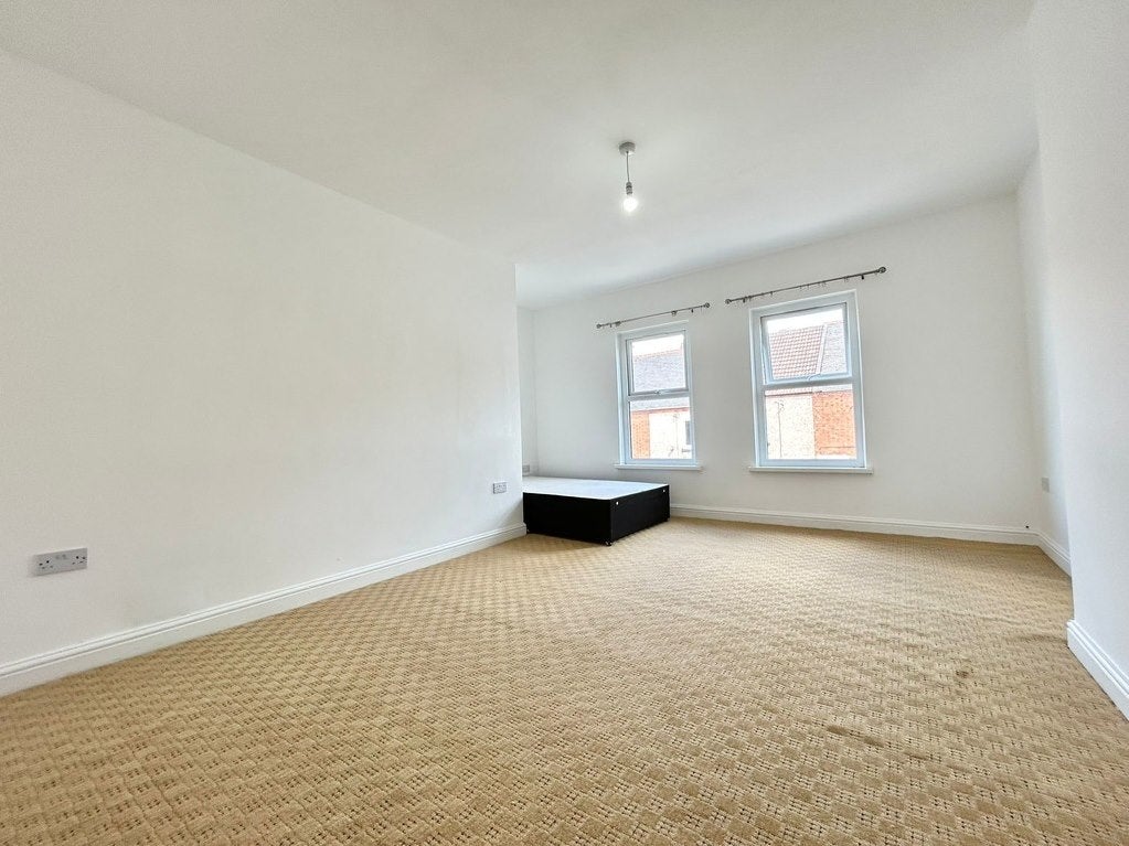 Flat Eadie Street in Nuneaton and Bedworth