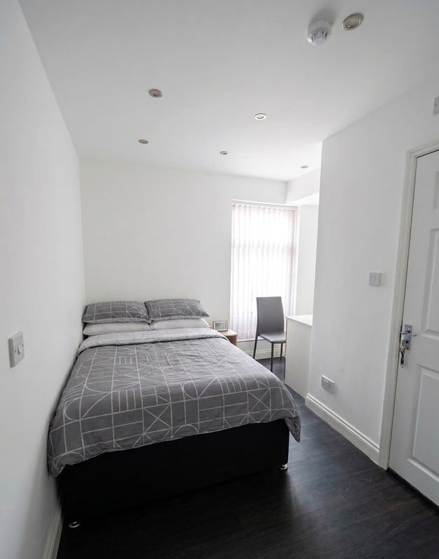 Room Hall Grove in Manchester