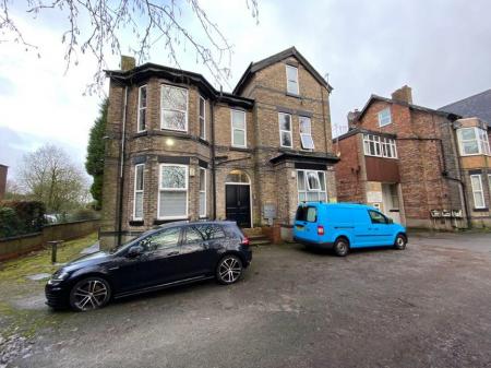 Flat Palatine Road in Manchester