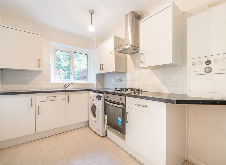 Flat Ambassador Square in Greater London