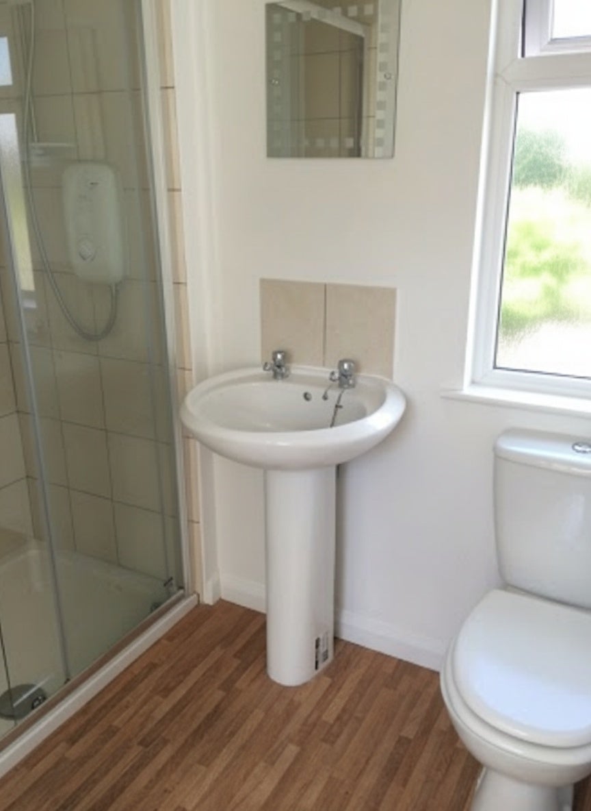 Room Rolleston Drive in Nottingham