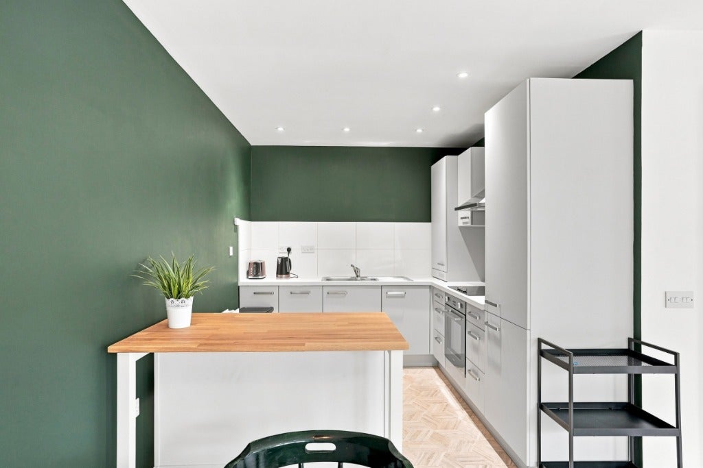 Flat Drum Brae South in City of Edinburgh