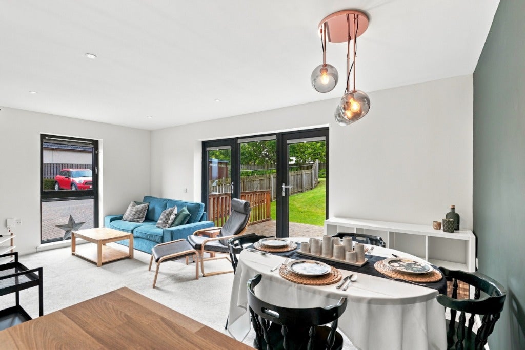 Flat Drum Brae South in City of Edinburgh