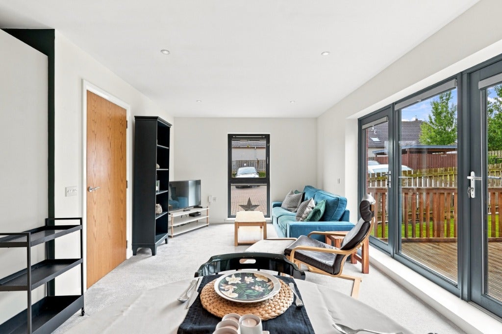 Flat Drum Brae South in City of Edinburgh