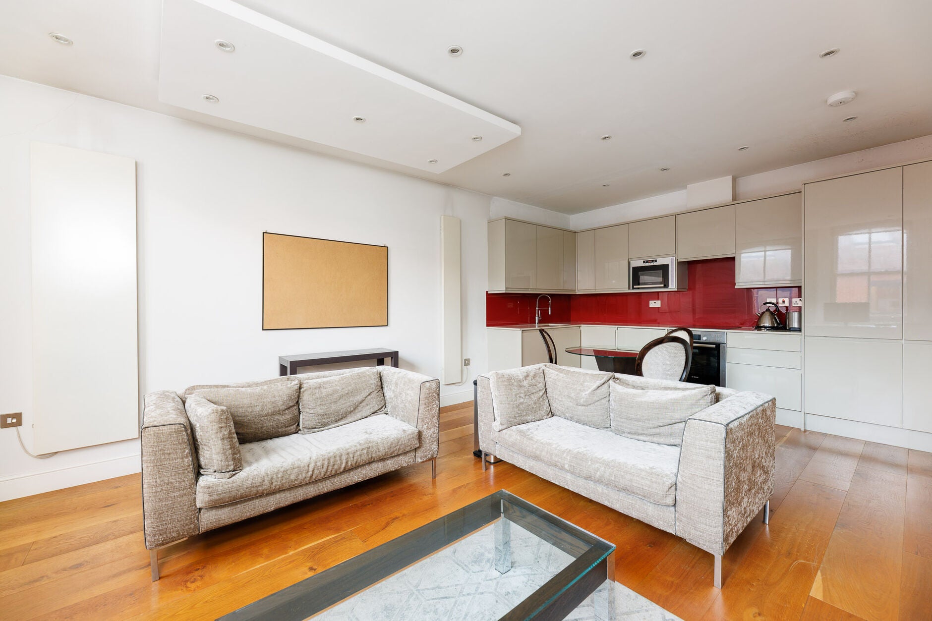 Flat Hammersmith Broadway in Greater London