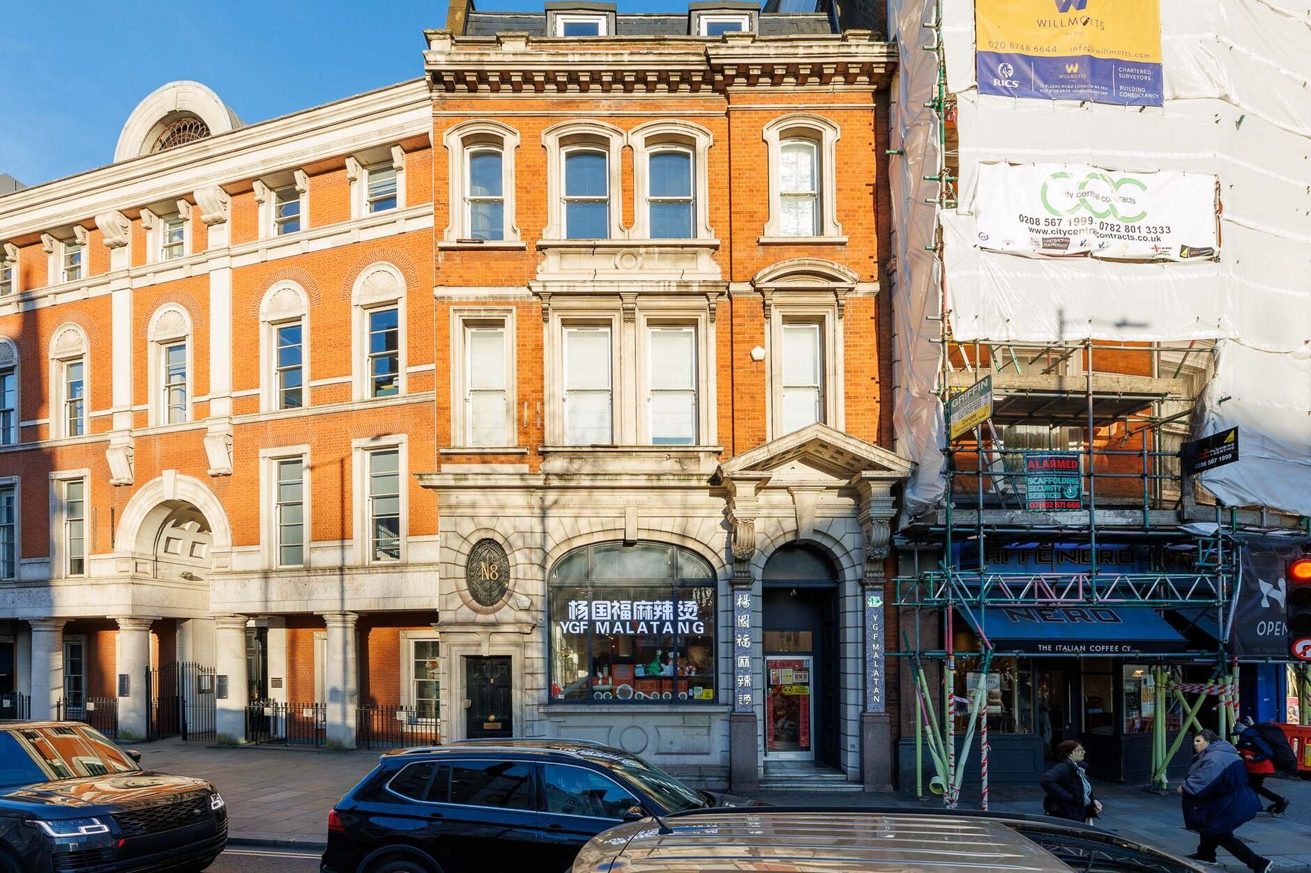 Flat Hammersmith Broadway in Greater London
