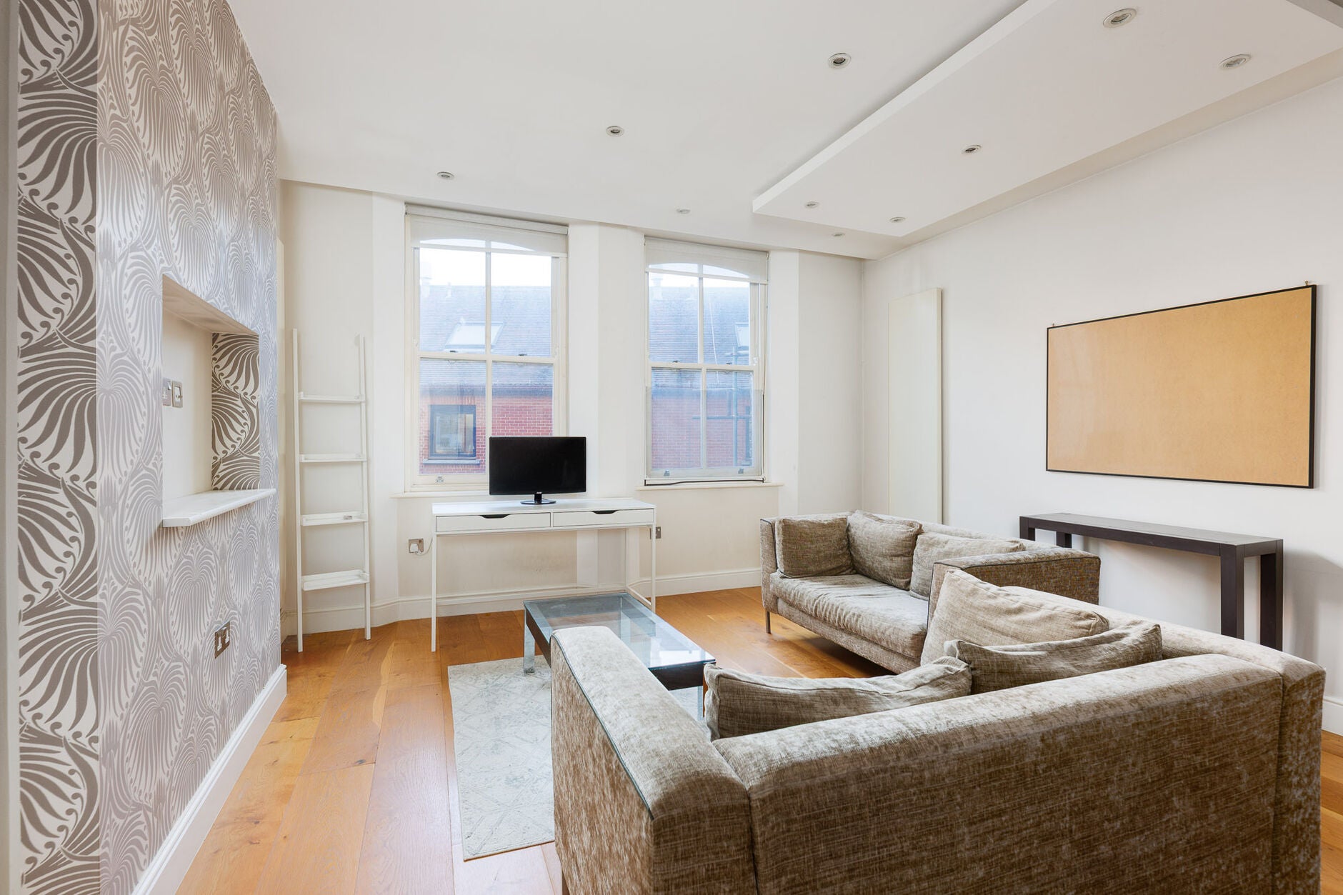 Flat Hammersmith Broadway in Greater London