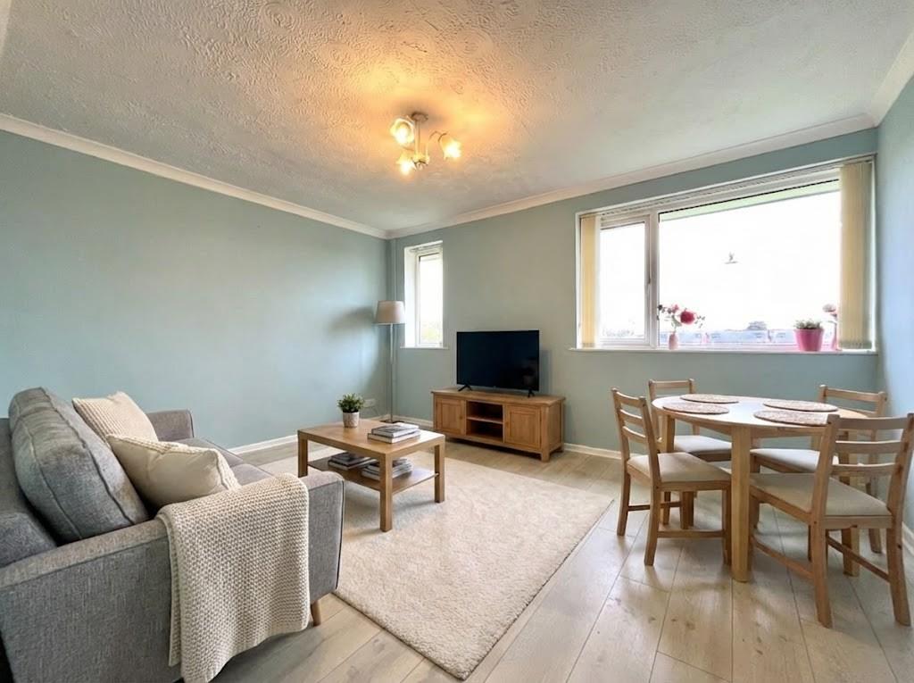 Flat Abbots Close in Trafford