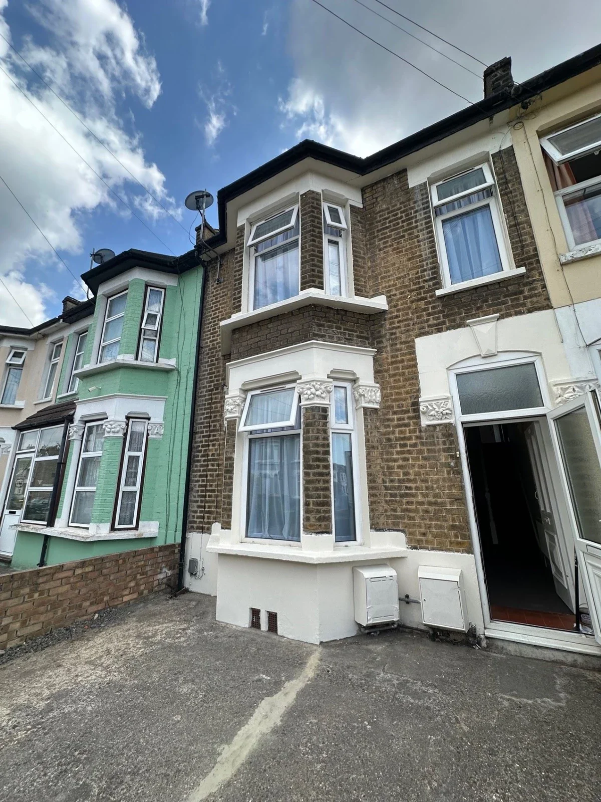 House Boleyn Road in Greater London