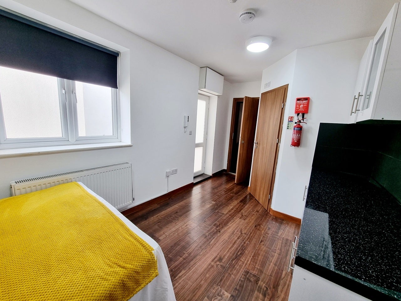 Flat Chalvey Road East in Slough