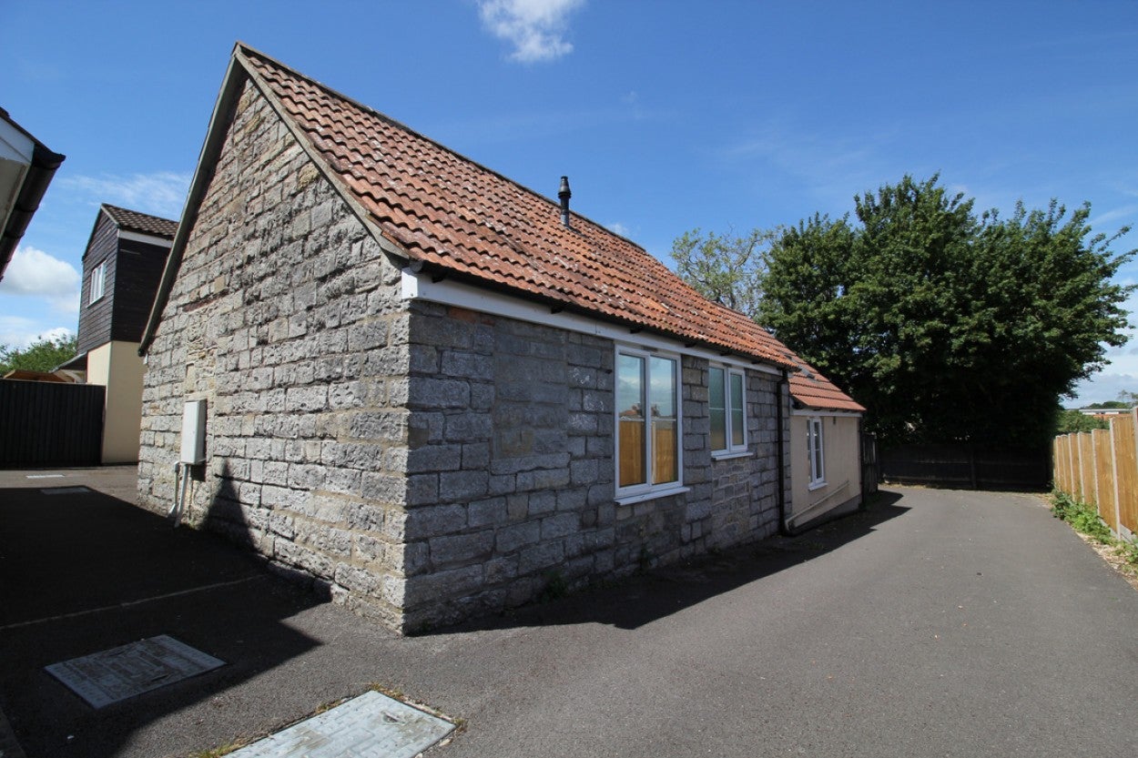 House Hindhayes Lane in Street