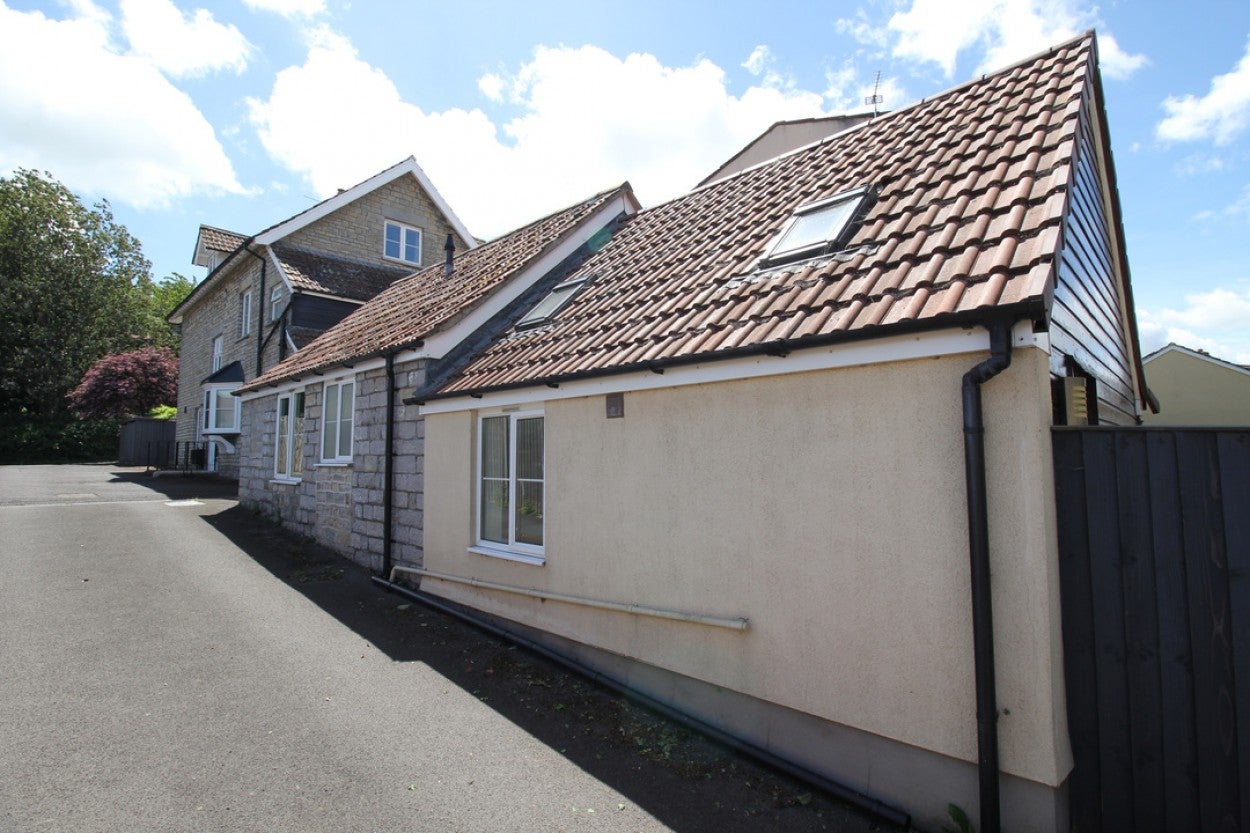 House Hindhayes Lane in Street
