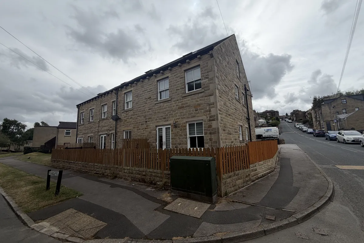 Flat Wibsey Bank in Bradford