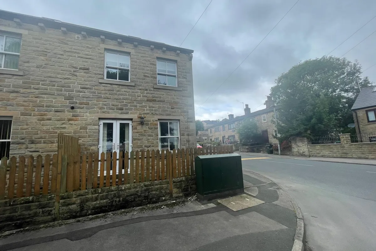 Flat Wibsey Bank in Bradford
